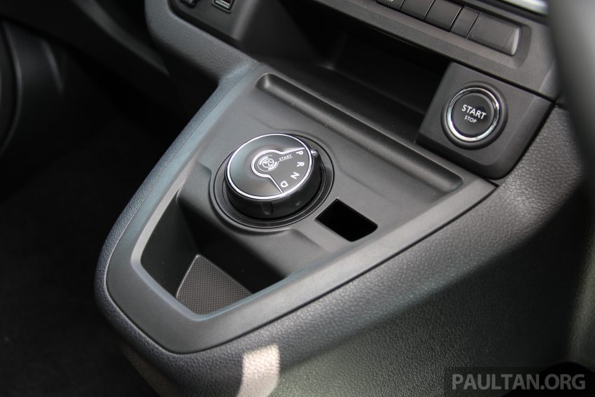 Peugeot Traveller 本地新车预览，今年第三季正式发布。 31033