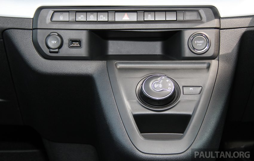Peugeot Traveller 本地新车预览，今年第三季正式发布。 31059