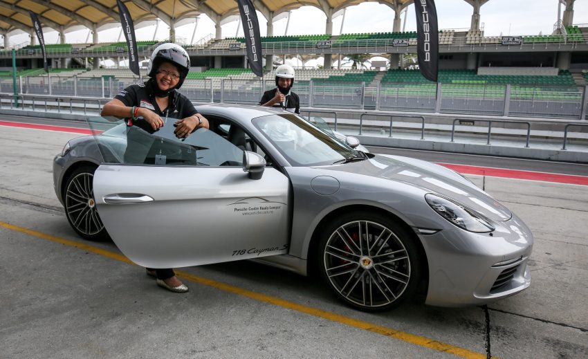 为让新晋车主更了解自己的座驾，Porsche大马总代理在雪邦赛车场开办 “Introduction to Porsche” 驾驶计划授课。 28889