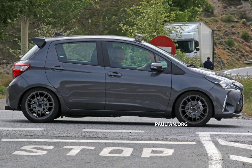 谍照：Toyota Yaris GRMN 五门版无伪装实车上路试跑。 29779