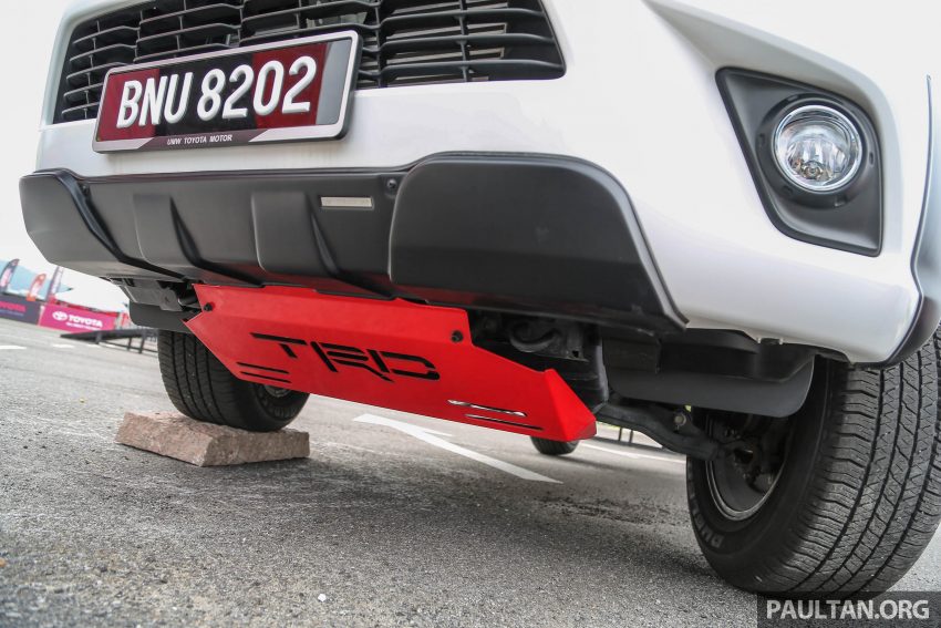 图集：Toyota Hilux 2.4G TRD, 外观小修饰, 更显运动化！ 29618