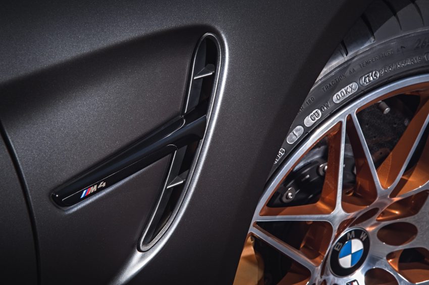 Be Water My Friend! BMW M4 GTS 广告, 向李小龙致敬! 32575