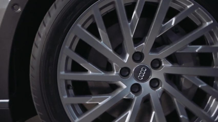 原厂再释新宣传视频, 蜘蛛侠开全新 Audi A8 考驾驶执照 ! 33373