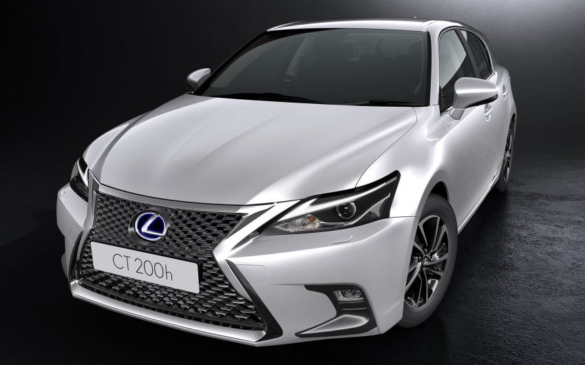 Lexus CT 200h 再次小改款，主被动安全配备更丰富。 33012