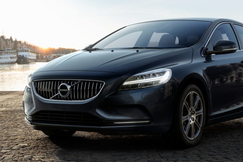 2017 Volvo V40 小改款本地面市, 价格不变, 售18万令吉。 33282