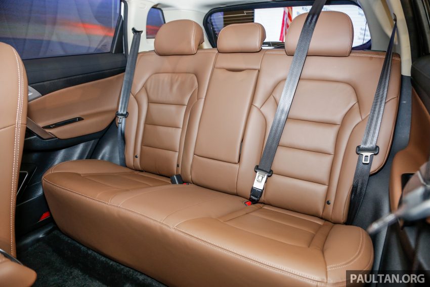 DRB-Hicom 与吉利签约现场，吉利博越 SUV 公开展示。 33973