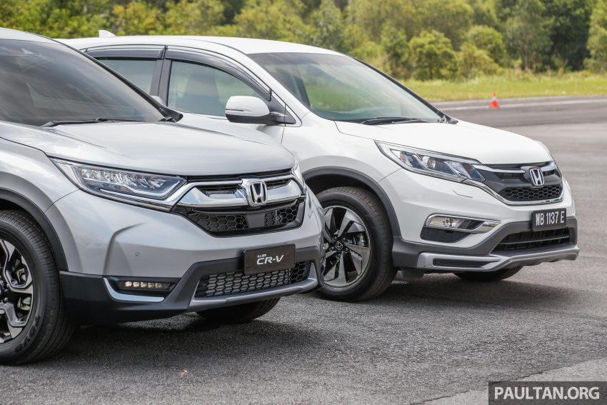 汽车图集：Honda CR-V 四代和五代新旧车型外观对比。 33066