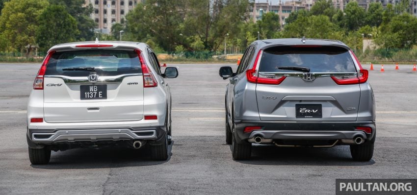 汽车图集：Honda CR-V 四代和五代新旧车型外观对比。 33076