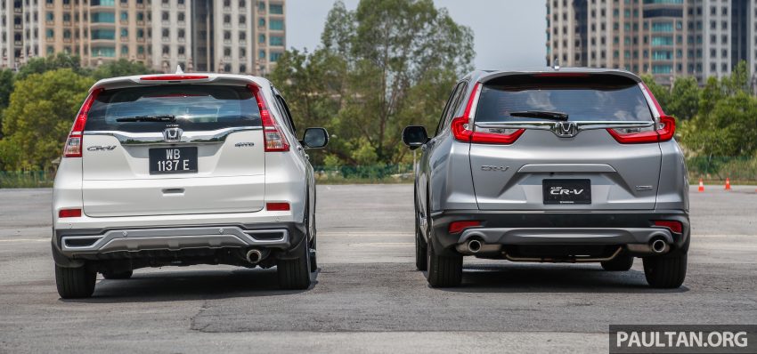 汽车图集：Honda CR-V 四代和五代新旧车型外观对比。 33077