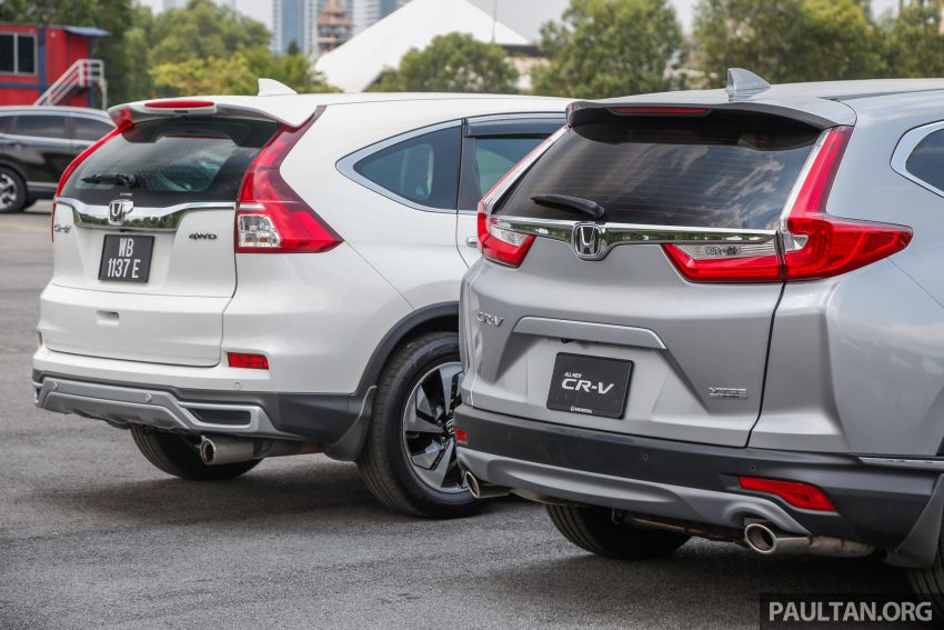 汽车图集：Honda CR-V 四代和五代新旧车型外观对比。 33078