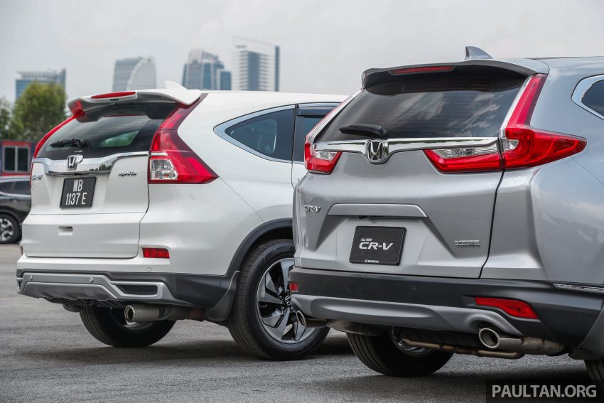 汽车图集：Honda CR-V 四代和五代新旧车型外观对比。 33079