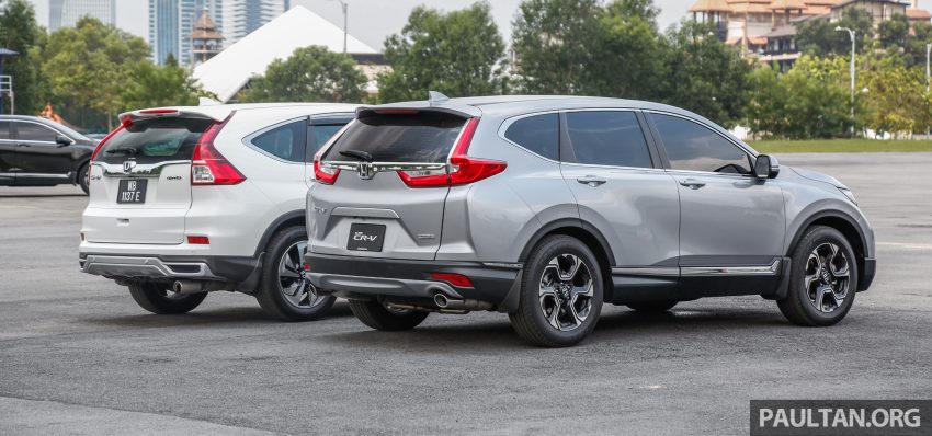 汽车图集：Honda CR-V 四代和五代新旧车型外观对比。 33080