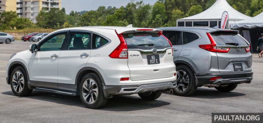 汽车图集：Honda CR-V 四代和五代新旧车型外观对比。 33072