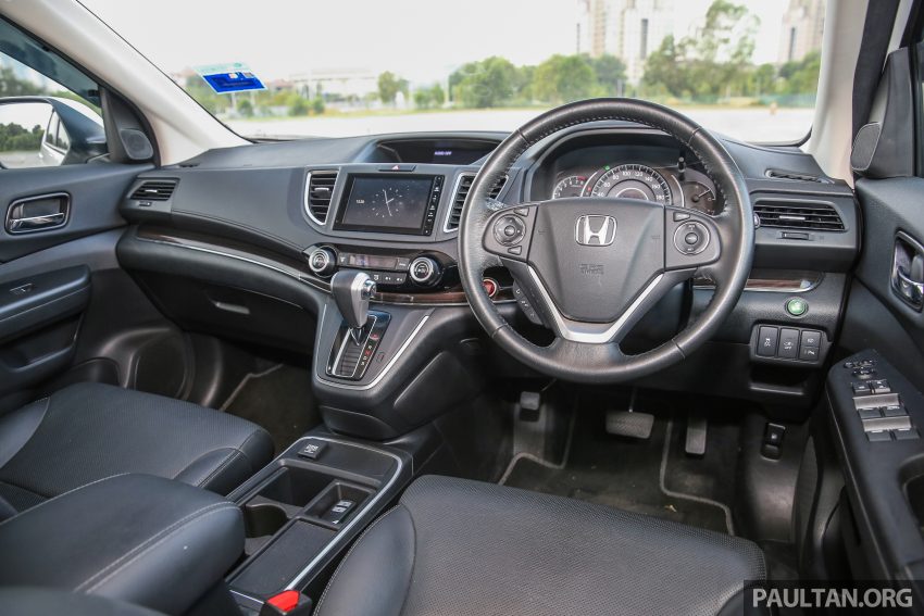 汽车图集：Honda CR-V 四代和五代新旧车型外观对比。 33058