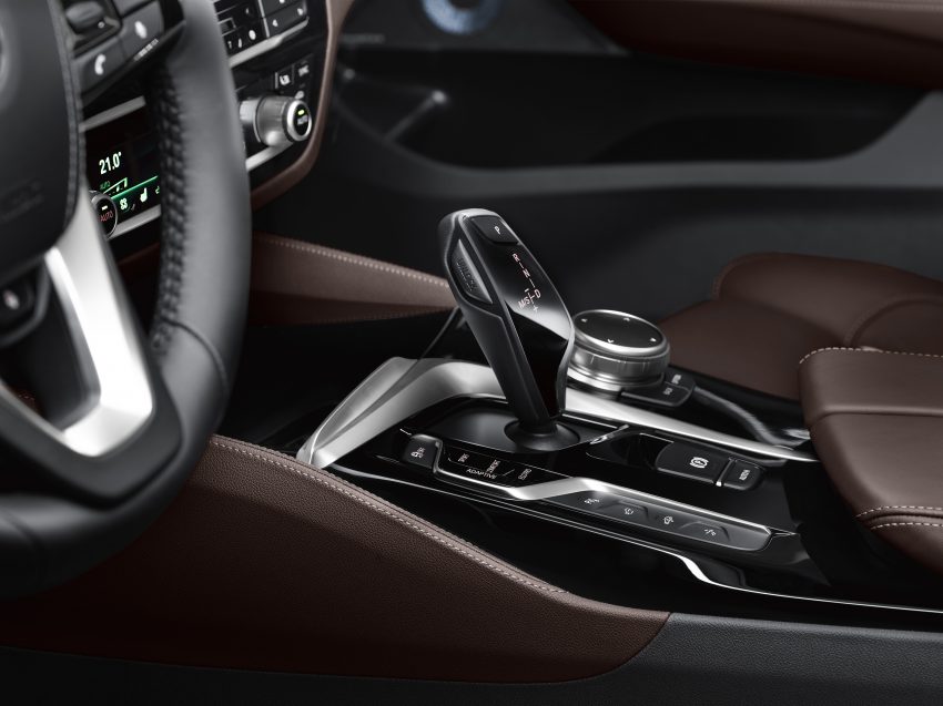 原厂释出全新 G32 BMW 6 Series Gran Turismo 官图。 32870