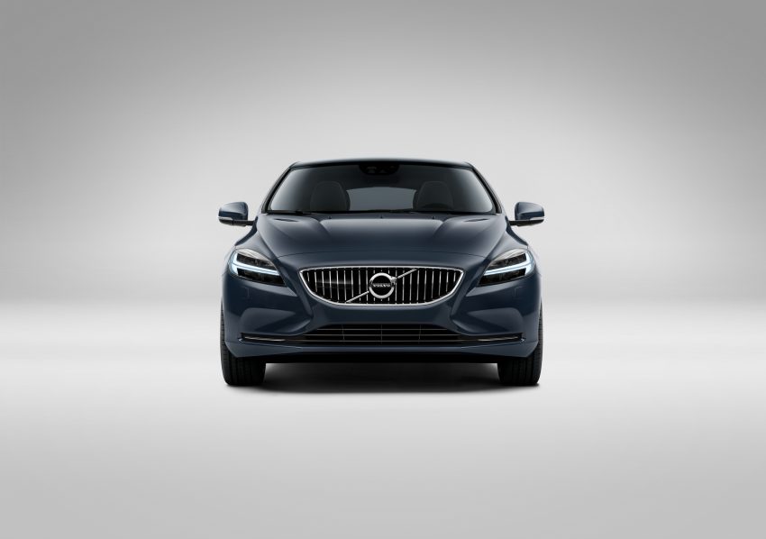 2017 Volvo V40 小改款本地面市, 价格不变, 售18万令吉。 33273