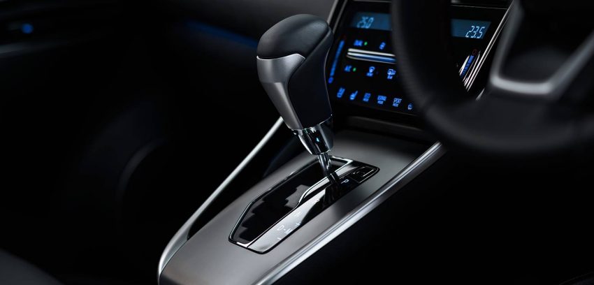 日本发布小改款 Toyota Harrier，新加坡宣布官方引入。 32741