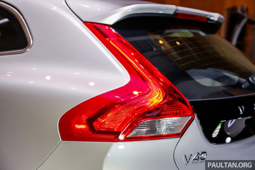 2017 Volvo V40 小改款本地面市, 价格不变, 售18万令吉。 33316