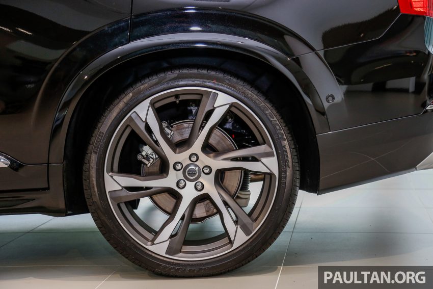 Volvo XC90 推出各种专属外观与内装套件，提升质感。 31924