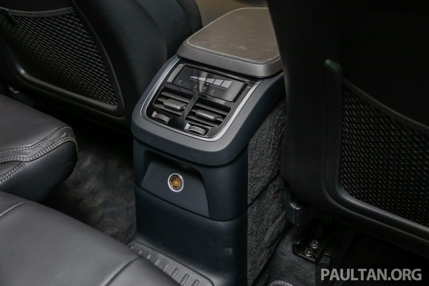 Volvo XC90 推出各种专属外观与内装套件，提升质感。 31961