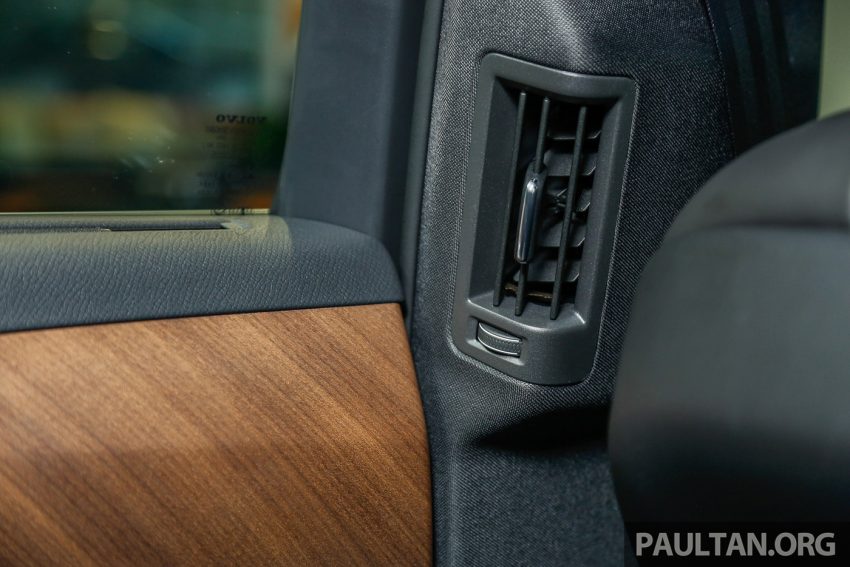 Volvo XC90 推出各种专属外观与内装套件，提升质感。 31962