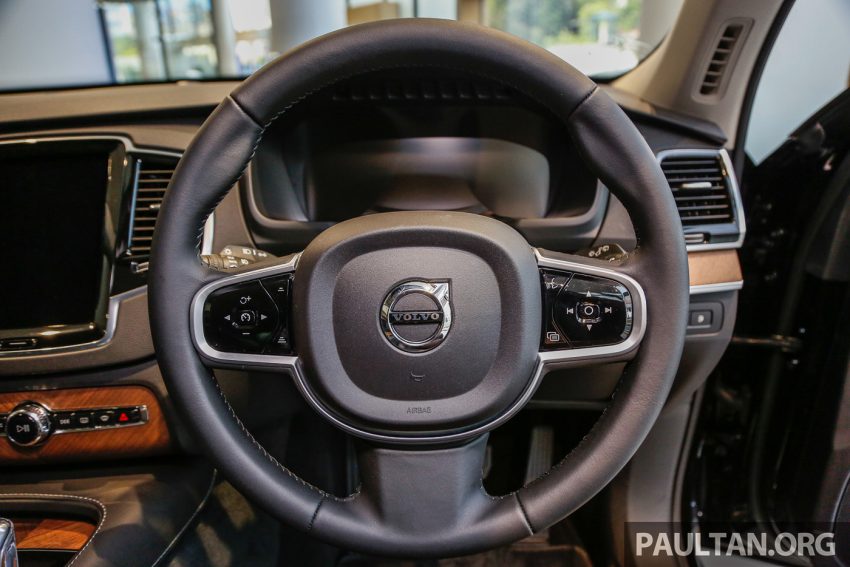 Volvo XC90 推出各种专属外观与内装套件，提升质感。 31938