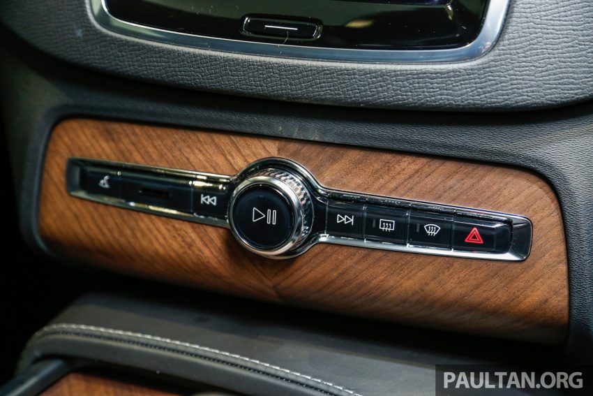 Volvo XC90 推出各种专属外观与内装套件，提升质感。 31942