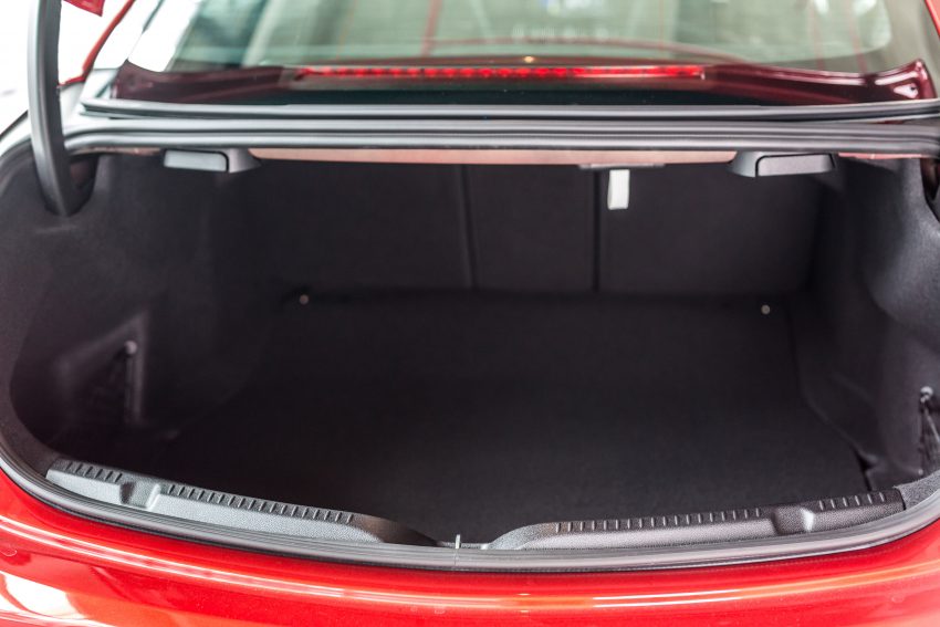 Mercedes-Benz E-Class Coupé 上市，售价RM436K起。 37031