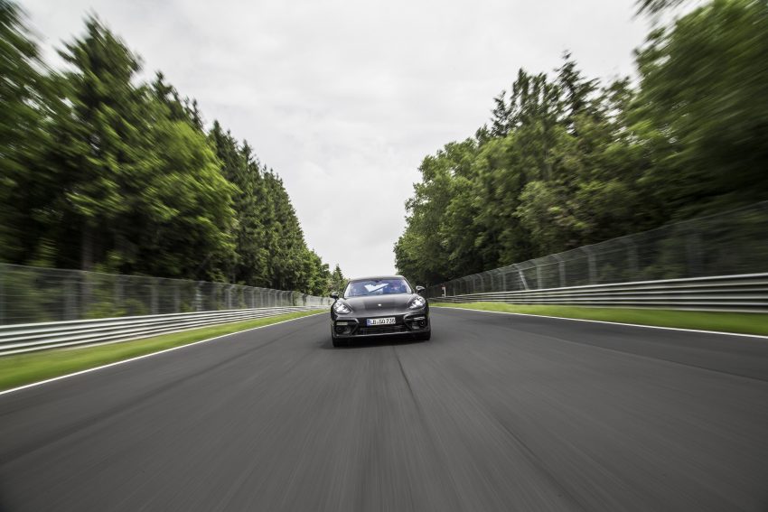 本地发布 Porshce Panamera Turbo，搭载V8涡轮增压引擎，505匹马力，0-100km/h加速3.6秒，售价从155万起！ 35523