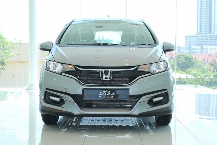 全新 Honda Jazz Hybrid 开始交车，车主获赠免费套件。 36996