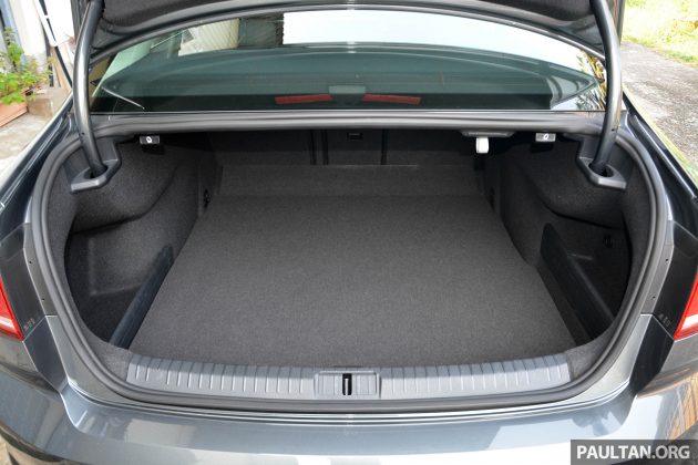 试驾：Volkswagen Passat Trendline，超强底盘表现！