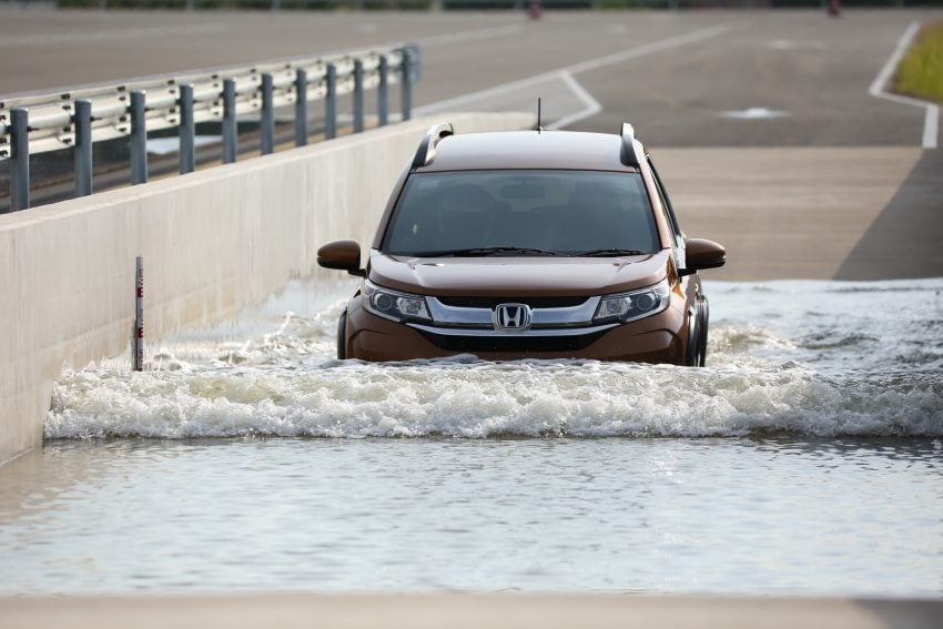 Honda 东南亚首个综合汽车及摩托的测试跑道正式启用。 36541