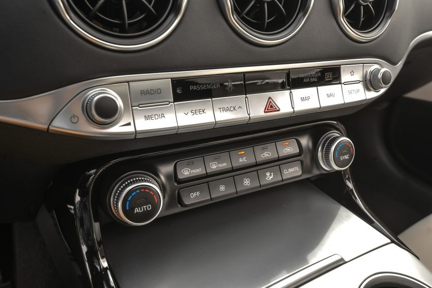 Kia Stinger 登陆美国, 原厂称比Porsche Panamera还强! 43327