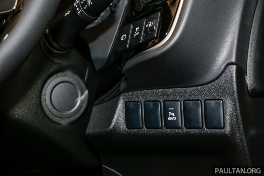 Mitsubishi Outlander 本地组装 2.0 4WD，售价RM140k。 41670