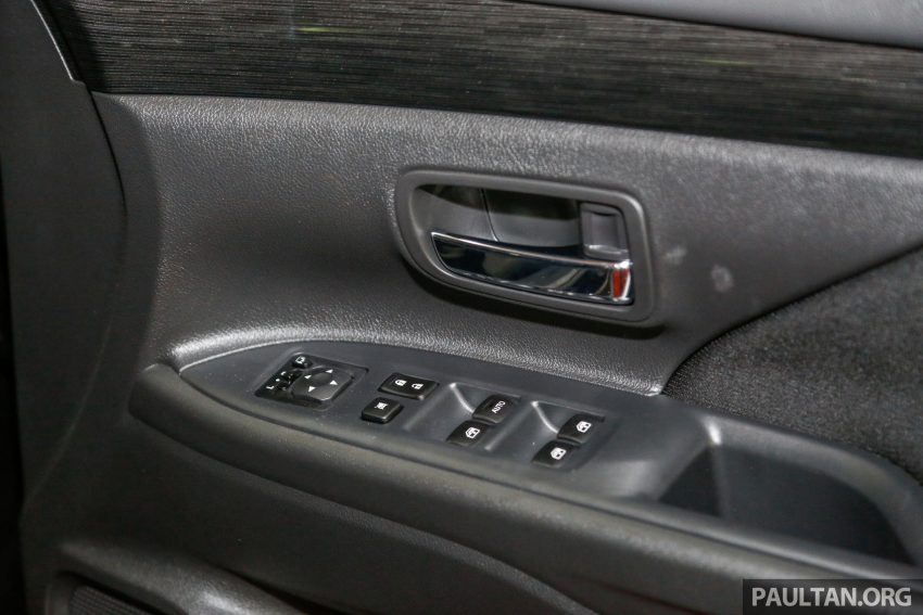 Mitsubishi Outlander 本地组装 2.0 4WD，售价RM140k。 41676