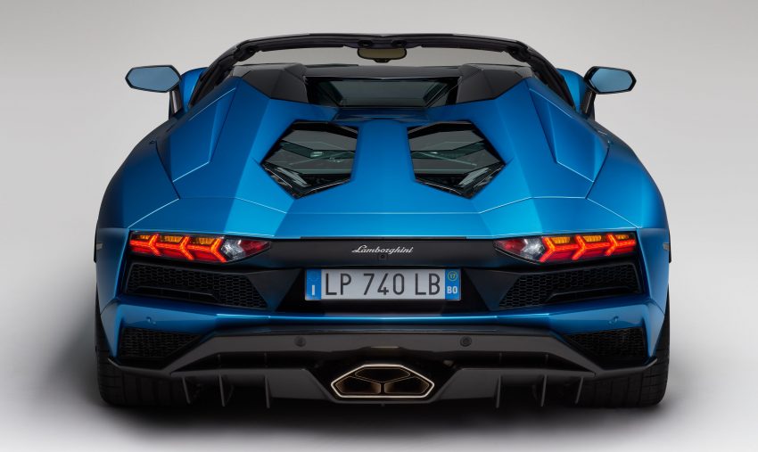 740 hp，可以战斗，也可以很优雅！敞篷版 Lamborghini Aventador S Roadster 官图发布，法兰克福车展亮相！ 41110