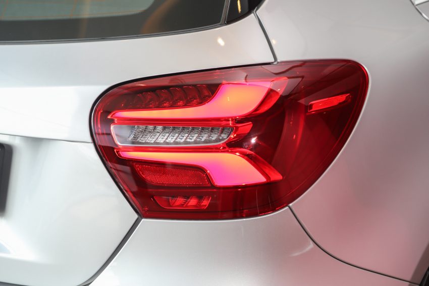 本地 Mercedes-Benz A 250 Sport 涨价一万至25万令吉，C-Class Coupe 改搭九速自排变速箱，涨价2,000令吉。 43132