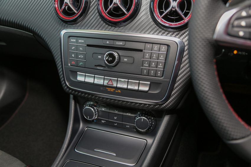 本地 Mercedes-Benz A 250 Sport 涨价一万至25万令吉，C-Class Coupe 改搭九速自排变速箱，涨价2,000令吉。 43137