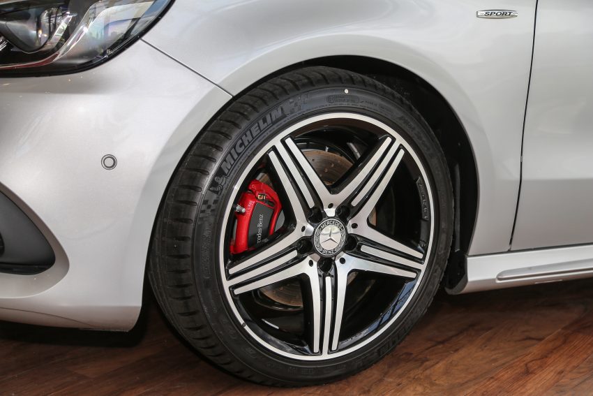 本地 Mercedes-Benz A 250 Sport 涨价一万至25万令吉，C-Class Coupe 改搭九速自排变速箱，涨价2,000令吉。 43129