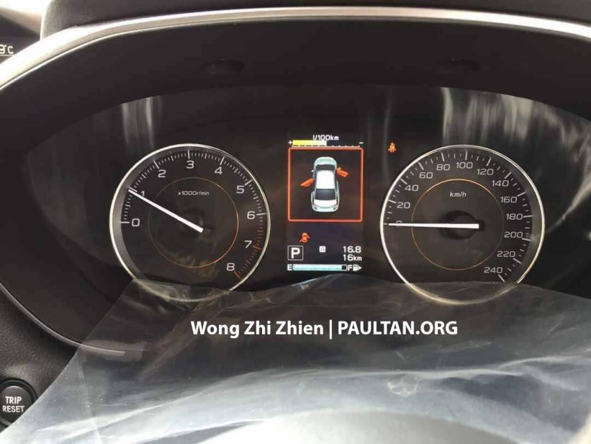 全新 Subaru XV 再次无伪装现身公路，配备相当丰富。 42204