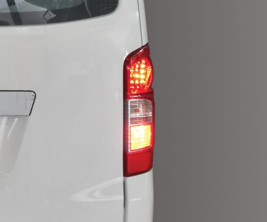 Nissan NV350 Urvan 小升级，搭载更多安全性小配备。 42056
