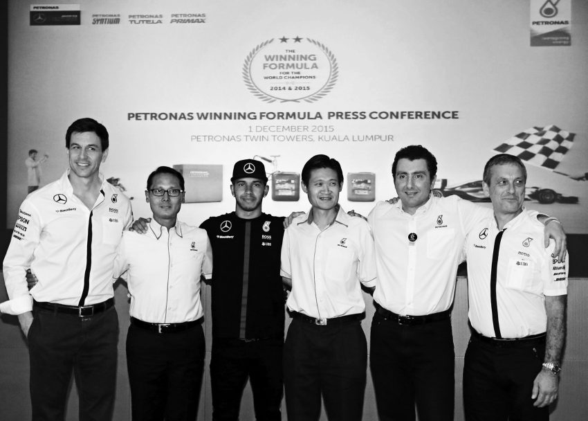 商业资讯: PETRONAS 将持续把F1科技应用在道路上。 44059