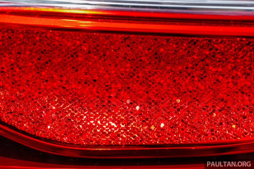 Mercedes-Benz E-Class Coupe 与 Cabriolet 加入Hybrid等级，新四缸涡轮引擎，299hp马力输出，48V混动系统。 46697