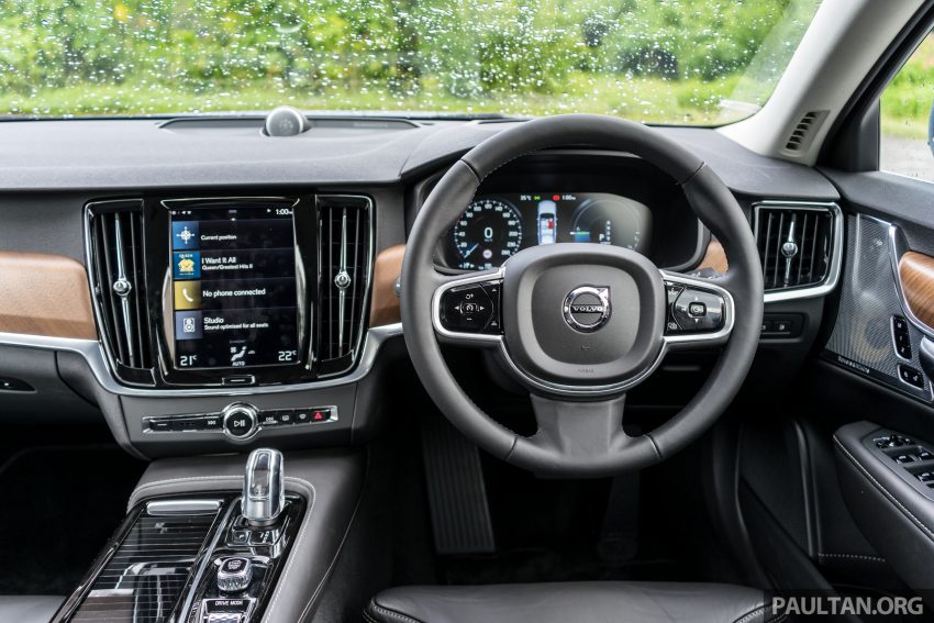 插电式 Volvo S90 T8 两个等级面市，售价从37万令吉起。 44906