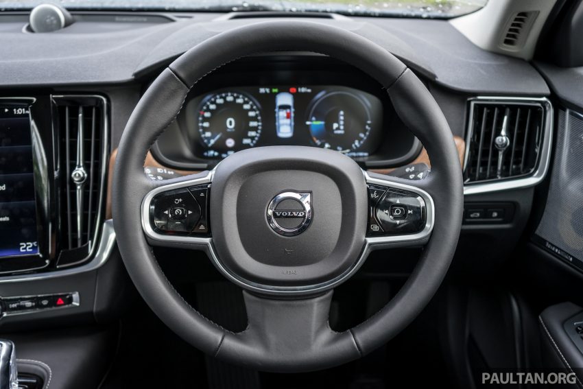 插电式 Volvo S90 T8 两个等级面市，售价从37万令吉起。 44907
