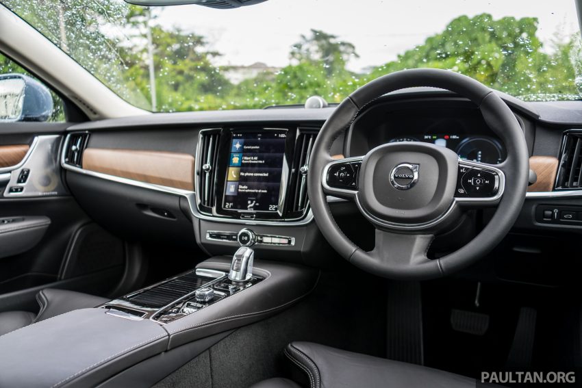 插电式 Volvo S90 T8 两个等级面市，售价从37万令吉起。 44909
