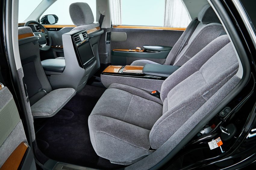 日本的S-Class！全新 Toyota Century 旗舰房车面世！ 44372