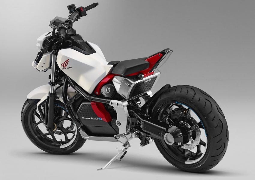 摩多也来玩半自动驾驶！Honda Riding Assist-e 将在月尾的日本东京车展发布，可在低速行驶时自动平衡摩多车身。 44391