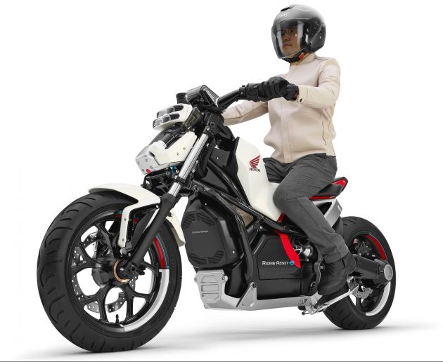 摩多也来玩半自动驾驶！Honda Riding Assist-e 将在月尾的日本东京车展发布，可在低速行驶时自动平衡摩多车身。