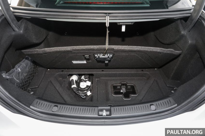油电阵容再扩军，Mercedes-Benz E350e 本地正式上市。 44358